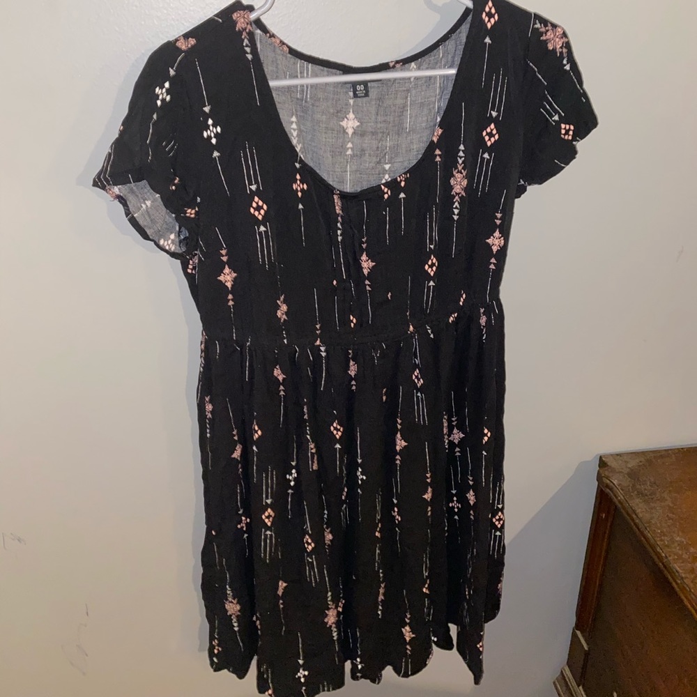 Mid-thigh dress